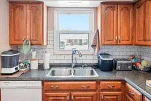 7302 Belle Plain Dr, Dayton, OH 45424 - Photo 11