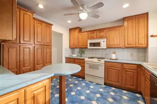 955 Amberly Pl, Columbus, OH 43220 - Photo 21