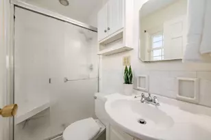 955 Amberly Pl, Columbus, OH 43220 - Photo 31