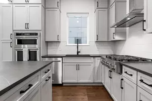 705 Civitas Ave, Columbus, OH 43215 - Photo 17