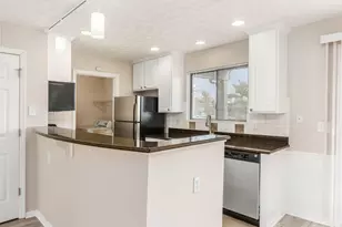 2733 Greystone Dr, Columbus, OH 43220 - Photo 15