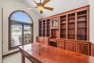 1378 Chaucer Ct, Marion, OH 43302 - Photo 9