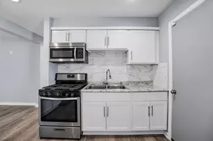 1740 Old Leonard Ave, Columbus, OH 43219 - Photo 9