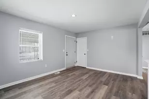 1740 Old Leonard Ave, Columbus, OH 43219 - Photo 5