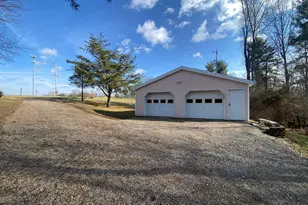 222 Pima Ln, Hide A Way Hills, OH 43107 - Photo 9