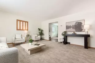 1811 Hove Rd, Columbus, OH 43221 - Photo 7