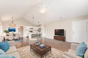 2464 Meadow Glade Dr, Hilliard, OH 43026 - Photo 3