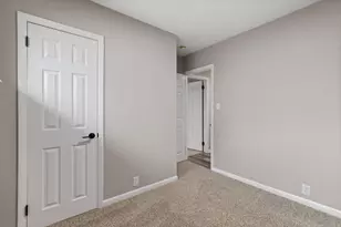 2100 Ferris Rd, Columbus, OH 43224 - Photo 15