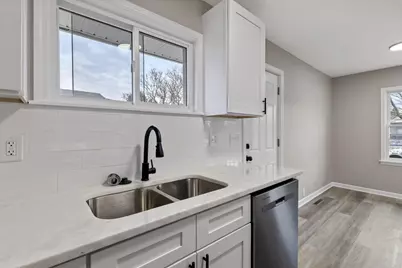 2100 Ferris Road, Columbus, OH 43224 - Photo 9