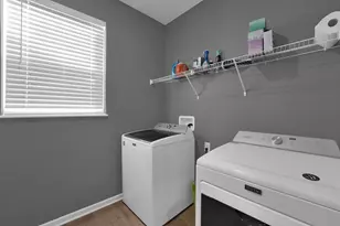 297 Mahogany Ln, Commercial Point, OH 43116 - Photo 13