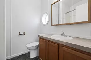 1100 Thornwood Dr SW, Heath, OH 43056 - Photo 9