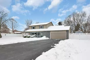 9841 Woodsfield Circle NW, Pickerington, OH 43147 - Photo 3