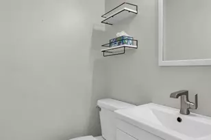 1679 Peardale Rd N, Columbus, OH 43229 - Photo 11