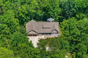 972 Sauk Ln, Hide A Way Hills, OH 43107 - Photo 3