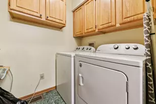 1083 Oak Bay Dr, Galloway, OH 43119 - Photo 15