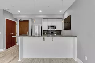 845 N High St, Columbus, OH 43215 - Photo 11