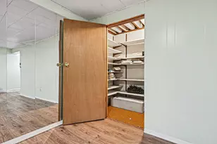 621 Simbury St, Columbus, OH 43228 - Photo 9