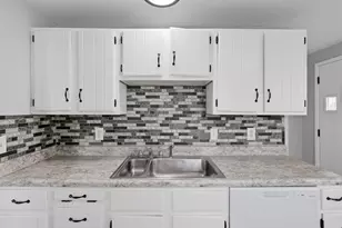 868 Harwood Dr, Columbus, OH 43228 - Photo 11