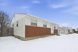 868 Harwood Dr, Columbus, OH 43228 - Photo 3