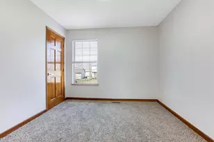 8900 Latham Ct, Reynoldsburg, OH 43068 - Photo 35