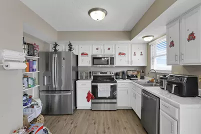 2700 Raphael Drive, Columbus, OH 43232 - Photo 17