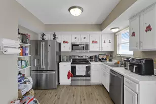 2700 Raphael Dr, Columbus, OH 43232 - Photo 17