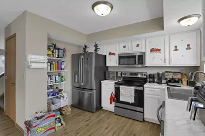 2700 Raphael Drive, Columbus, OH 43232 - Photo 15