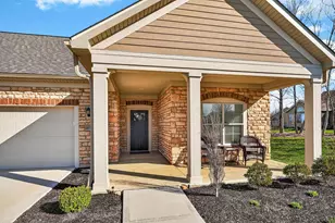 1636 Waterside Dr, Circleville, OH 43113 - Photo 3