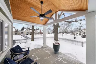 589 Clinton Heights Ave, Columbus, OH 43202 - Photo 9