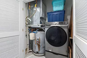 50 W Broad St, Columbus, OH 43215 - Photo 25