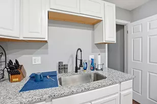 1973 Dunning Rd, Columbus, OH 43219 - Photo 9