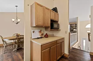 6988 Endsleigh Dr, Reynoldsburg, OH 43068 - Photo 9