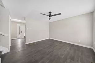 375 Darby Ct, Galloway, OH 43119 - Photo 5