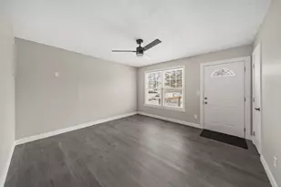 375 Darby Ct, Galloway, OH 43119 - Photo 7