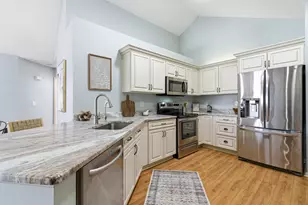 7336 Falls View Cir, Delaware, OH 43015 - Photo 9