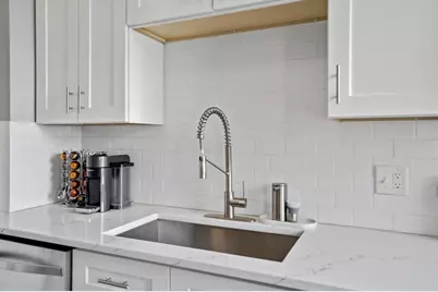 252 W Hubbard Avenue, Columbus, OH 43215 - Photo 15