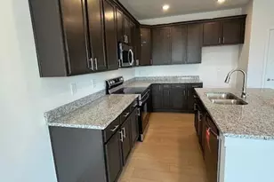 326 White Pines Dr, Bellefontaine, OH 43311 - Photo 5