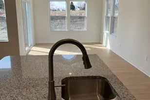 326 White Pines Dr, Bellefontaine, OH 43311 - Photo 9