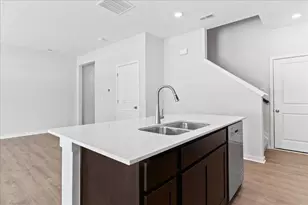 1489 Jarry Ave, Columbus, OH 43228 - Photo 9