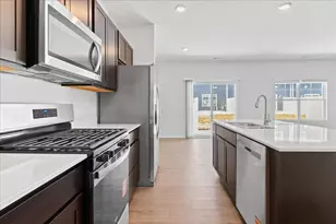 1489 Jarry Ave, Columbus, OH 43228 - Photo 7