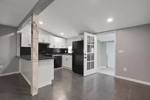 445 N Highland Ave, Columbus, OH 43204 - Photo 9