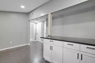 445 N Highland Ave, Columbus, OH 43204 - Photo 13