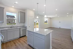 330 Honeysuckle St, South Bloomfield, OH 43103 - Photo 5