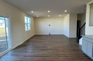 330 Honeysuckle St, South Bloomfield, OH 43103 - Photo 7