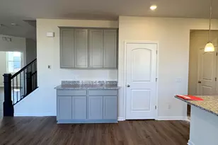 330 Honeysuckle St, South Bloomfield, OH 43103 - Photo 5