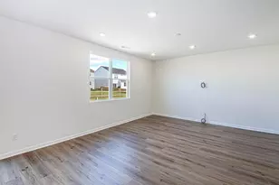 330 Honeysuckle St, South Bloomfield, OH 43103 - Photo 9