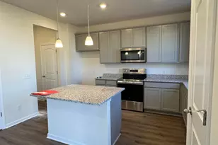 330 Honeysuckle St, South Bloomfield, OH 43103 - Photo 3