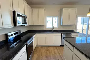 328 Honeysuckle St, South Bloomfield, OH 43103 - Photo 5