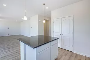 328 Honeysuckle St, South Bloomfield, OH 43103 - Photo 5