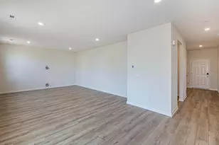 328 Honeysuckle St, South Bloomfield, OH 43103 - Photo 7